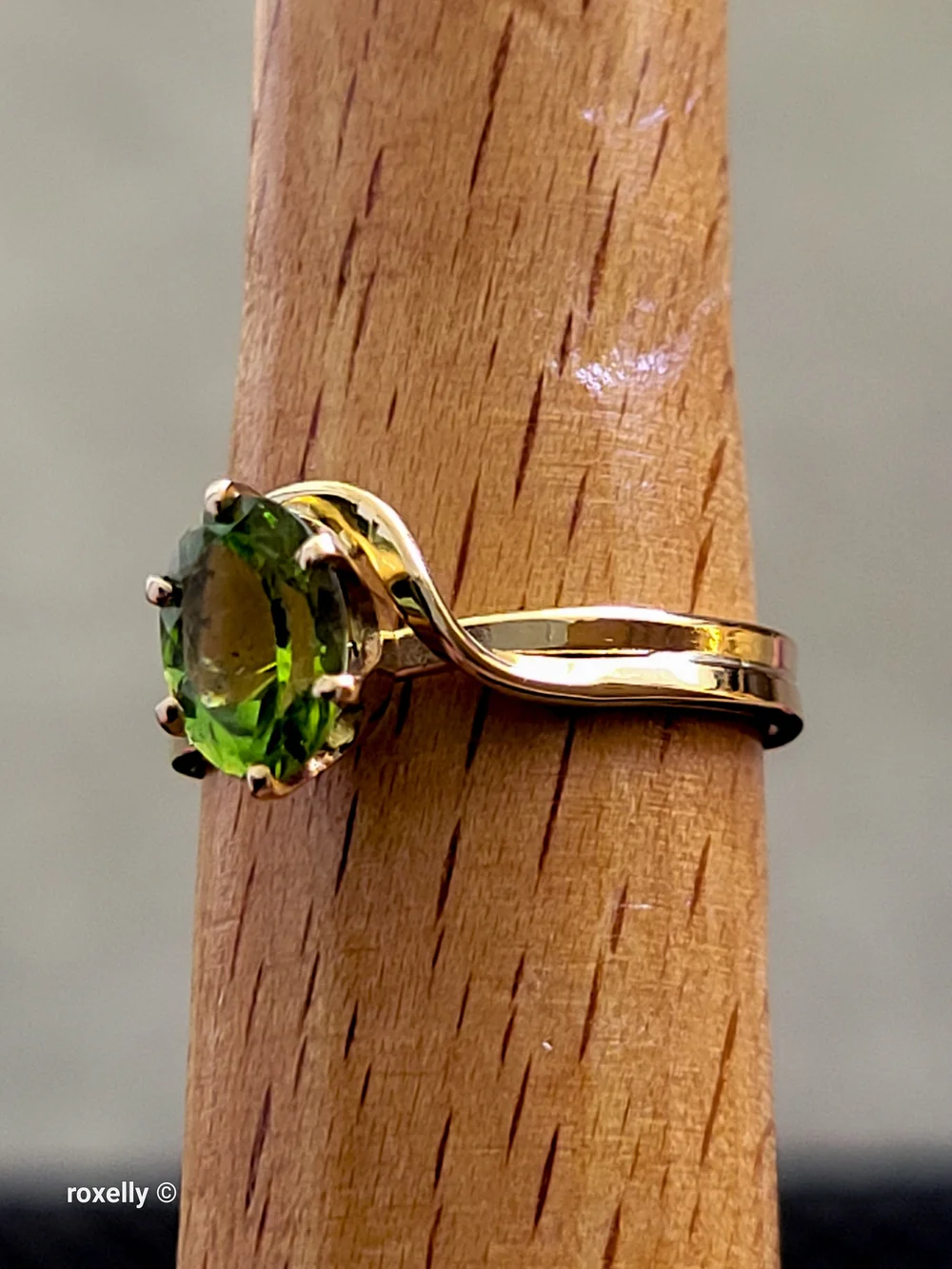 14K Yellow Gold Peridot Cocktail Ring Size 6 - Solid Gold! 👌🎁